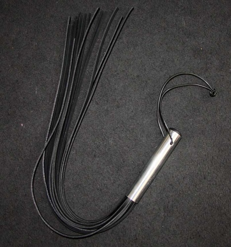 Leder & Latex Floggers