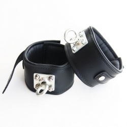 Padded Leather Feetcuffs with strong rotating ring - mi-97