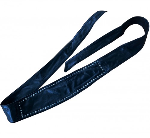 Leder Mondknevels