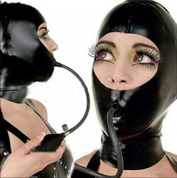 Half open latex masker met opblaasbare gag - mae-sm-303