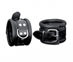 Luxury Black Padded Leather Ankle Cuffs with D-Ring - 2.5 inch / 6,5 cm wide - os-0101-3s