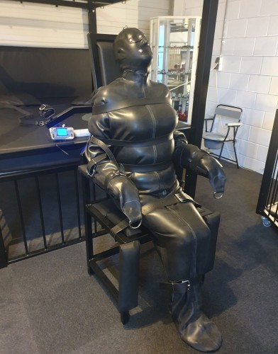 Bondagebank-Fesselbank-Bett